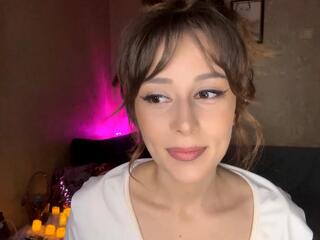 Lajuana Larousse webcam model stream image