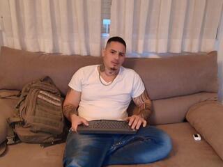 Milan Thomson webcam model stream image