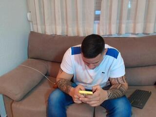 Milan Thomson webcam flirt4free model stream image