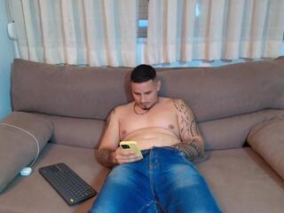 Milan Thomson webcam model stream image