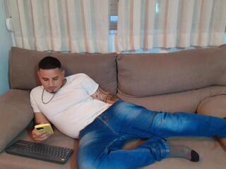 Milan Thomson webcam model stream image