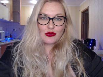 NushaMilf webcam model stream image