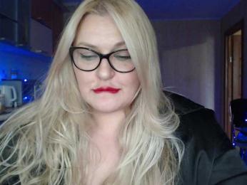 NushaMilf webcam model stream image