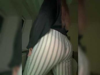 LollaDolly webcam model stream image