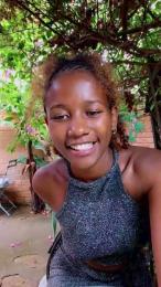 KynaFrenchy webcam model stream image