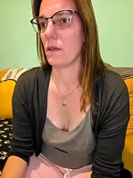 SpiceLea webcam stripchat model stream image