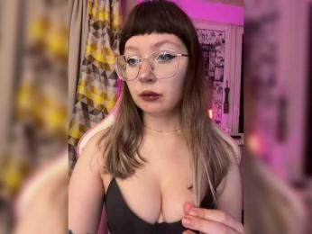 henby_streams webcam model stream image