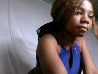 Hemreyi webcam model stream image