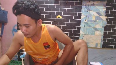 Newtcummander webcam model stream image