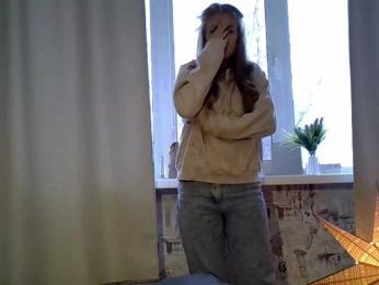 MarinaMOON webcam model stream image