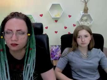 tiara_happy webcam model stream image