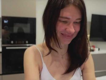 Kira_- webcam model stream image