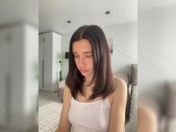 Kira_- webcam model stream image