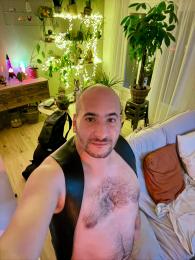 Yousri90 webcam model stream image