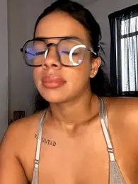 trianawhite webcam model stream image