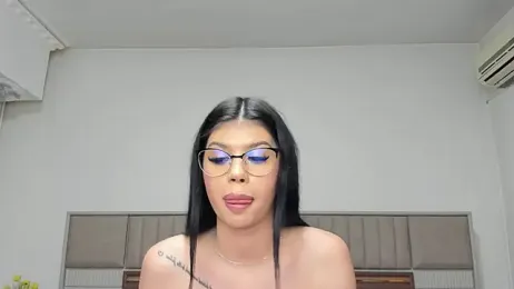 Sierra_Halle webcam model stream image