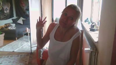 xcYola webcam model stream image