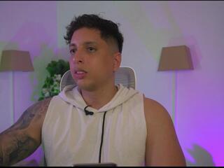 Appolo Cavill webcam model stream image