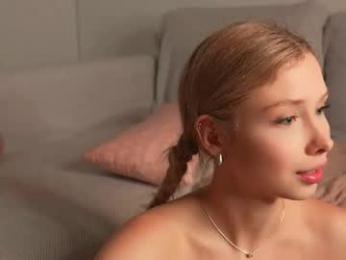 april_blush webcam model stream image