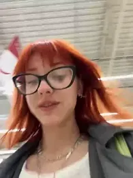 Foxy_Lexy webcam model stream image