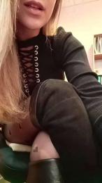 dzinblondi webcam model stream image