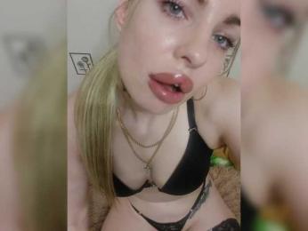 Djesikaa webcam model stream image