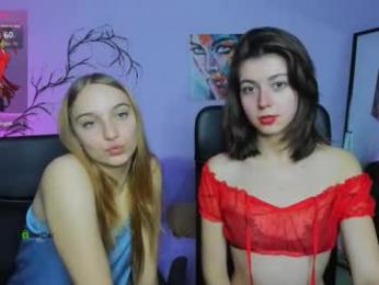 leona_light webcam model stream image