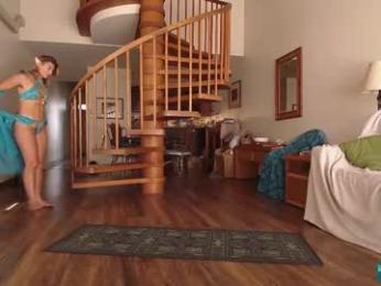 lailagetsnaked webcam model stream image