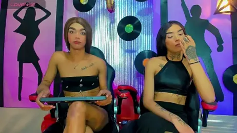 nickyminach_ webcam model stream image