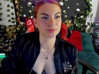 Cocochanell webcam model stream image