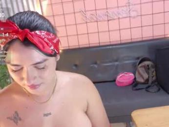 mensia_hernandez webcam model stream image