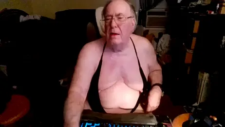 Toastir webcam model stream image
