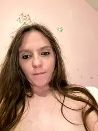 SweetJulia28 webcam model stream image