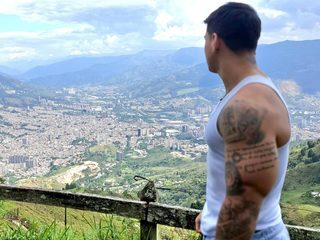 Titan Jones webcam model stream image