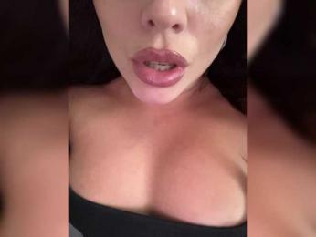 -Hennessy- webcam bongacams model stream image