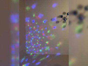 -Hennessy- webcam model stream image