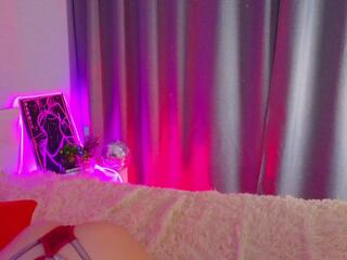 Agata Bella webcam model stream image