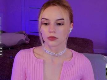 fymryn webcam bongacams model stream image