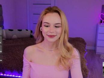 fymryn webcam bongacams model stream image