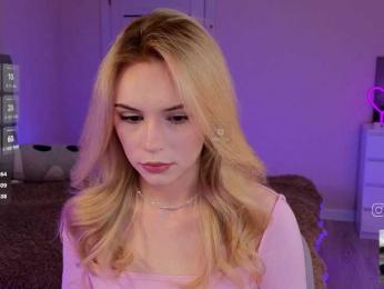 fymryn webcam bongacams model stream image