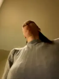 LunaWills_ webcam model stream image