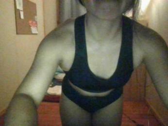 LatinaFit webcam model stream image