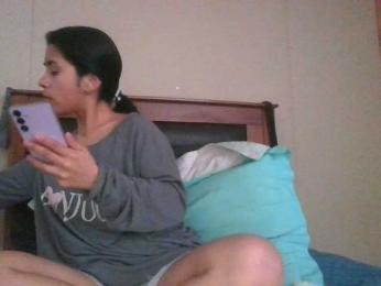 LatinaFit webcam model stream image