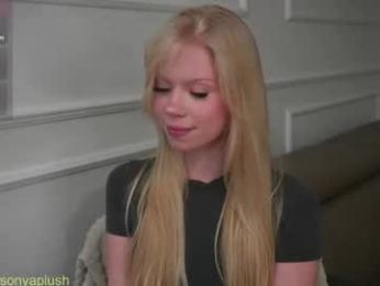 sonyaplush webcam model stream image