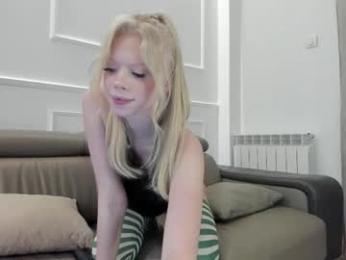 sonyaplush webcam model stream image