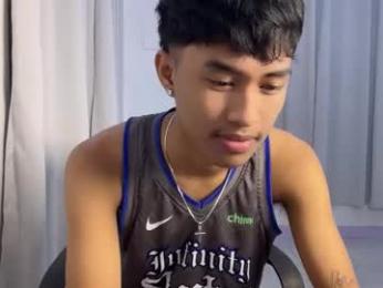 ur_fuckerbttm webcam model stream image