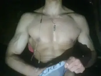 fizzy_biceps webcam stripchat model stream image