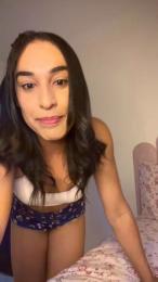 luzz26 webcam cam4 model stream image