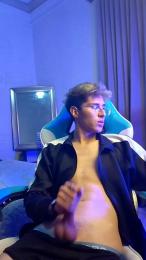 Adam_foxs webcam model stream image