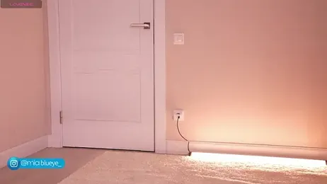 Miablueye webcam model stream image